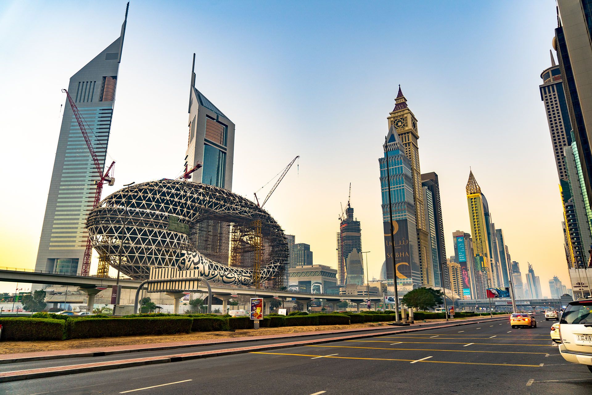 O Calatorie Prin Arhitectura Uimitoare a Dubaiului